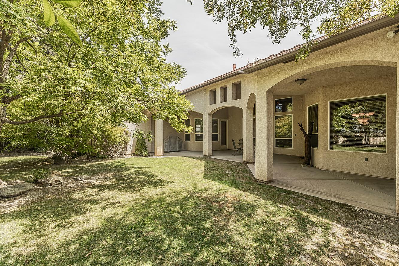 4477 N Quail Lake Dr, Clovis, CA 93619