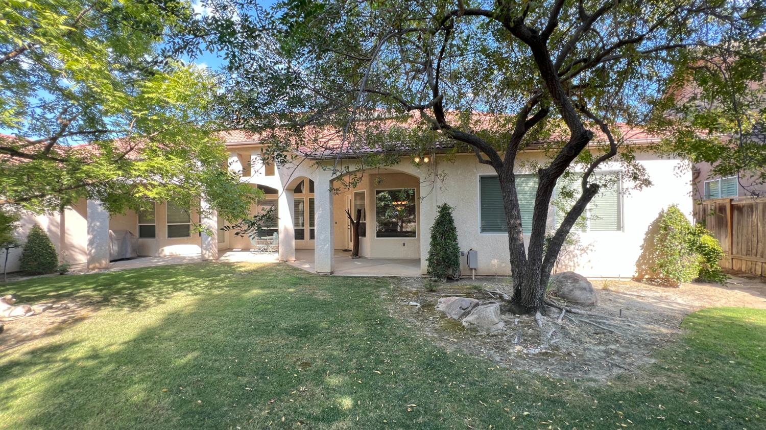 4477 N Quail Lake Dr, Clovis, CA 93619