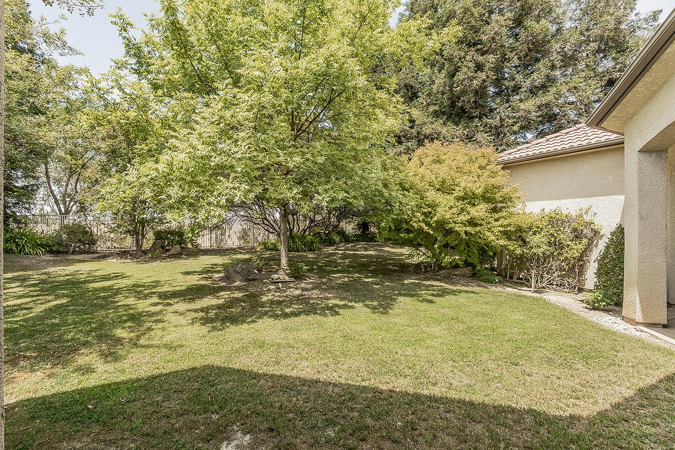 4477 N Quail Lake Dr, Clovis, CA 93619