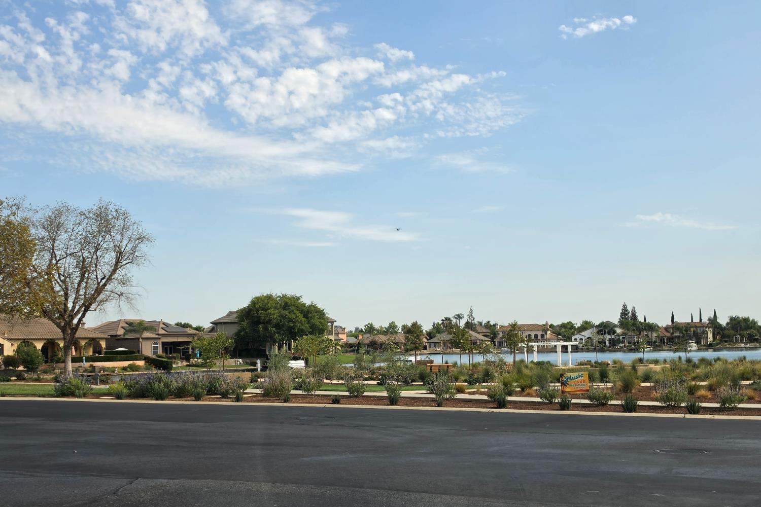 4477 N Quail Lake Dr, Clovis, CA 93619