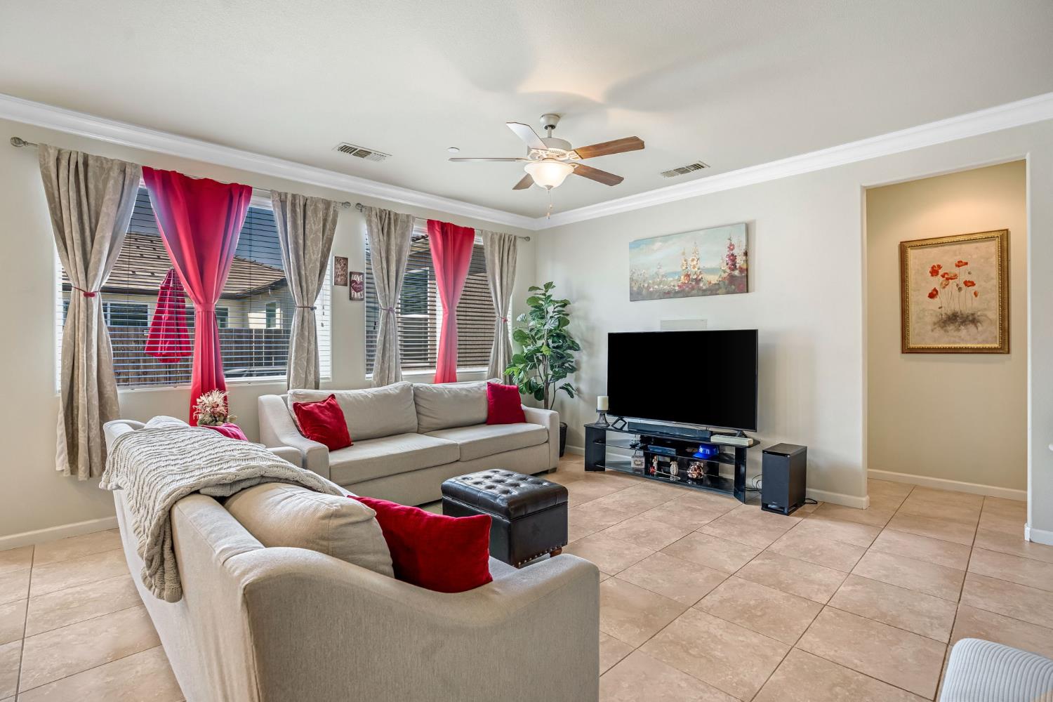 3834 Hampton Way, Clovis, CA 93619