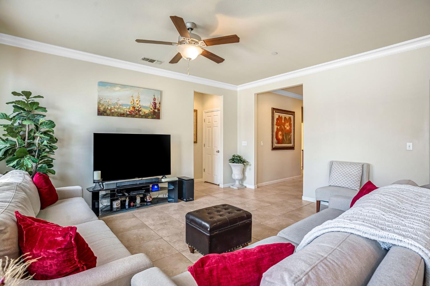 3834 Hampton Way, Clovis, CA 93619