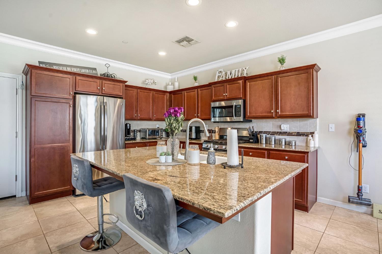 3834 Hampton Way, Clovis, CA 93619