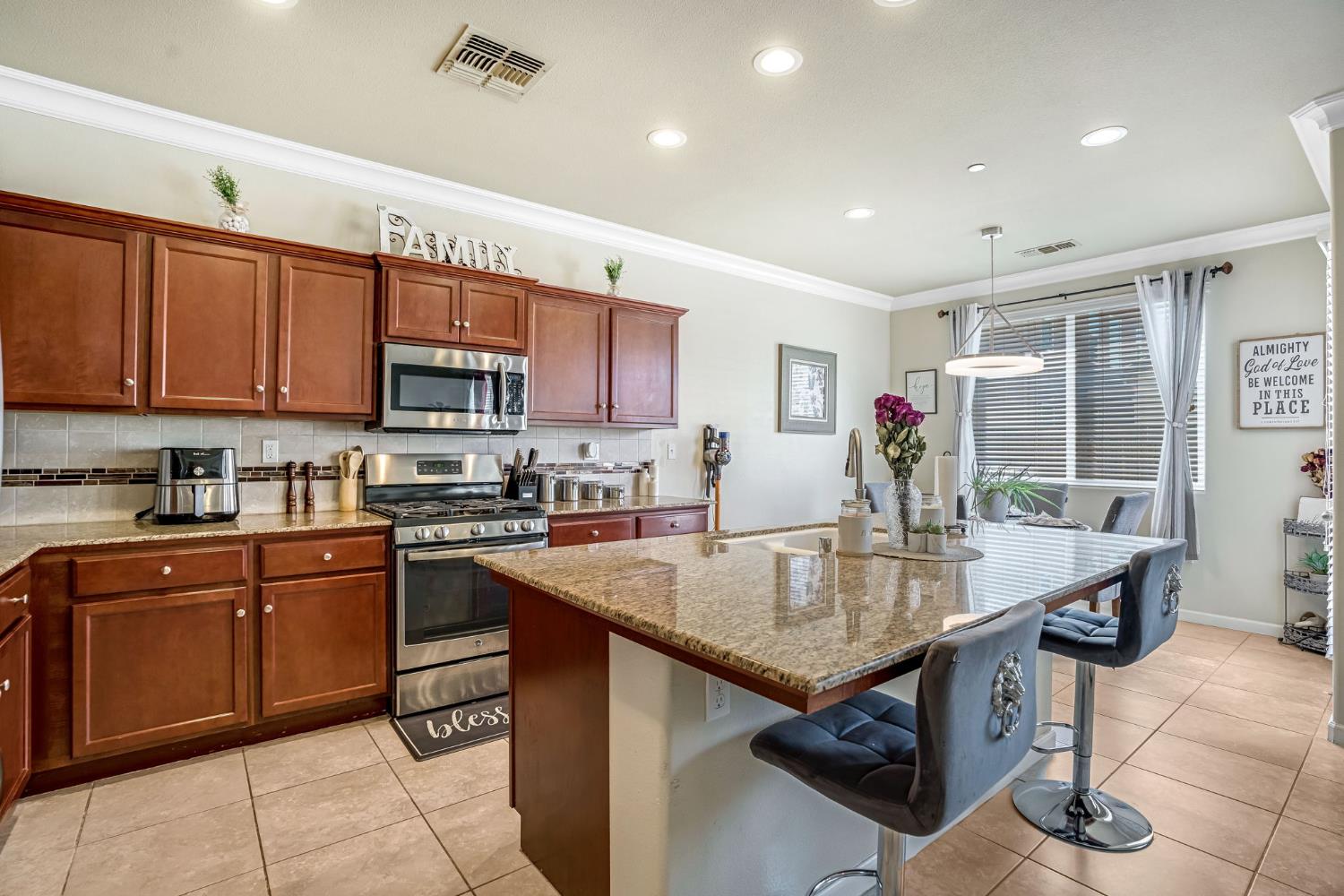 3834 Hampton Way, Clovis, CA 93619