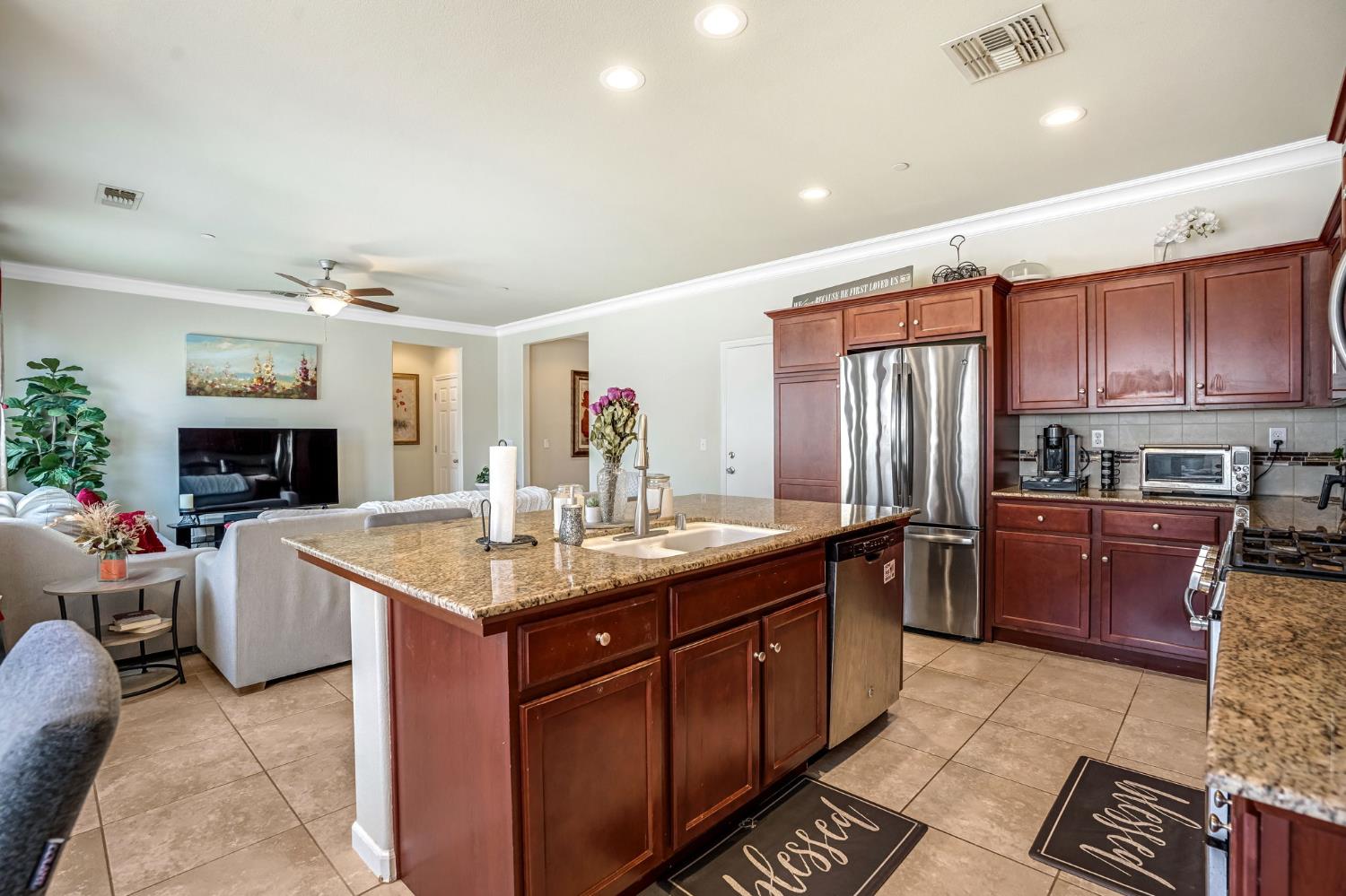 3834 Hampton Way, Clovis, CA 93619