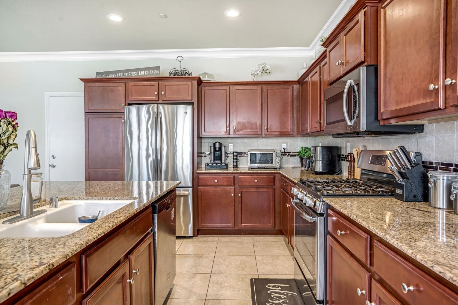 3834 Hampton Way, Clovis, CA 93619