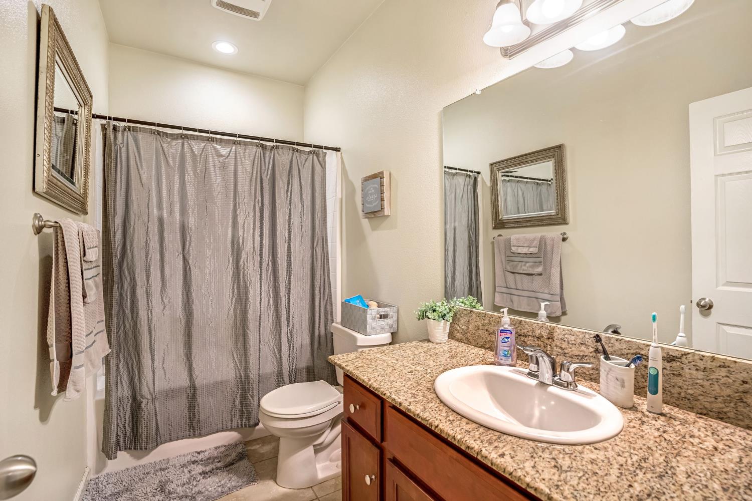 3834 Hampton Way, Clovis, CA 93619