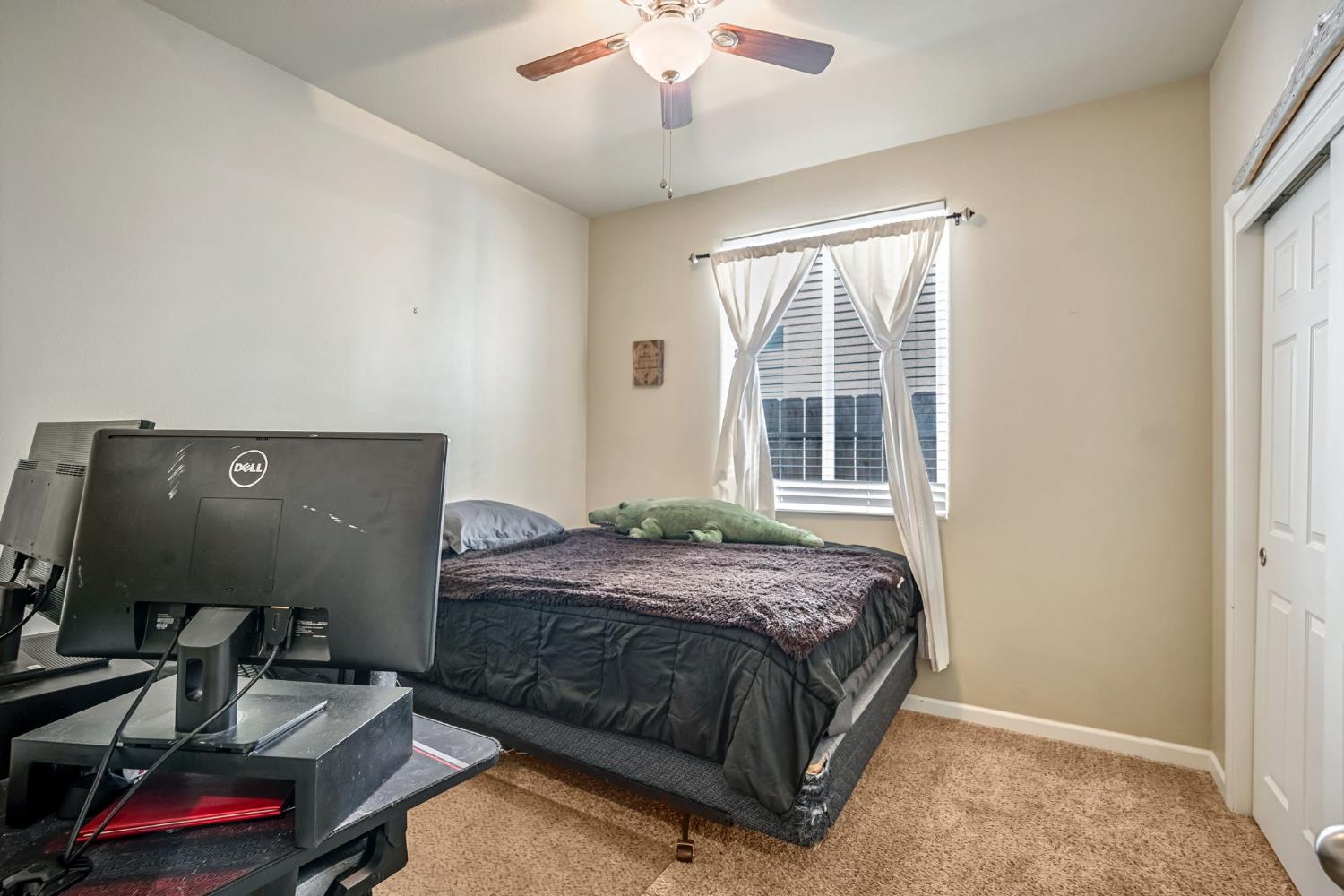 3834 Hampton Way, Clovis, CA 93619