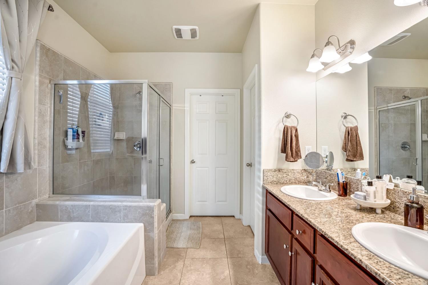 3834 Hampton Way, Clovis, CA 93619