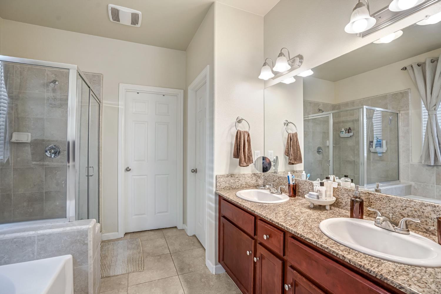 3834 Hampton Way, Clovis, CA 93619