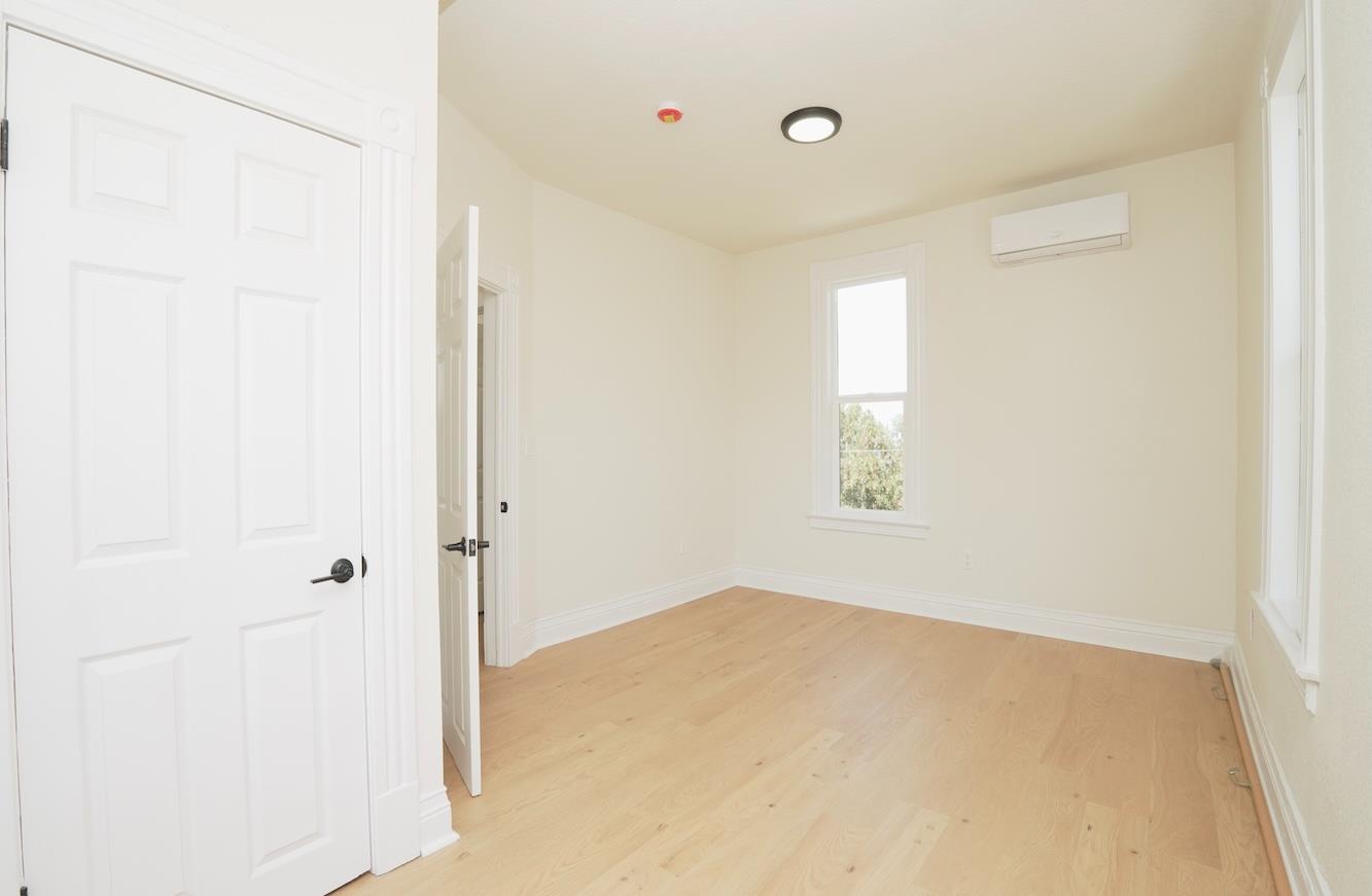 1217 N Palm Ave, Fresno, CA 93728