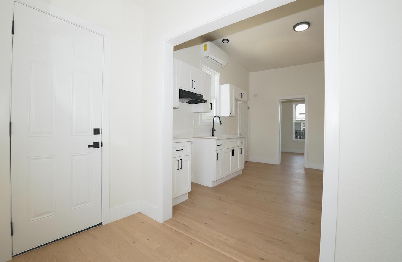 1217 N Palm Ave, Fresno, CA 93728