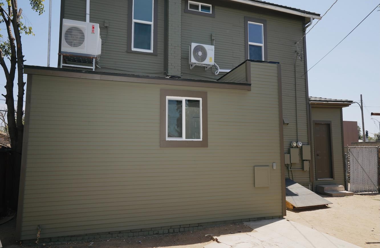 1217 N Palm Ave, Fresno, CA 93728