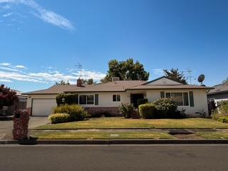 743 E Minaretes Ave, Fresno, CA 93720