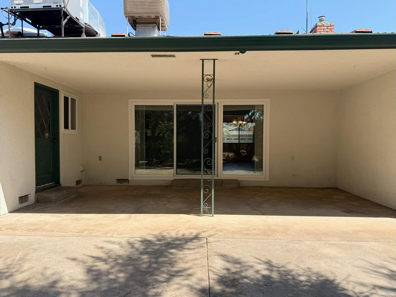 743 E Minaretes Ave, Fresno, CA 93720