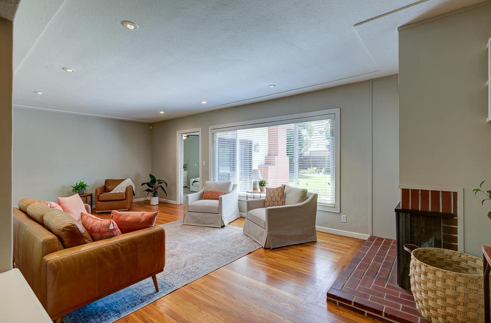 116 E Cortland Ave, Fresno, CA 93704