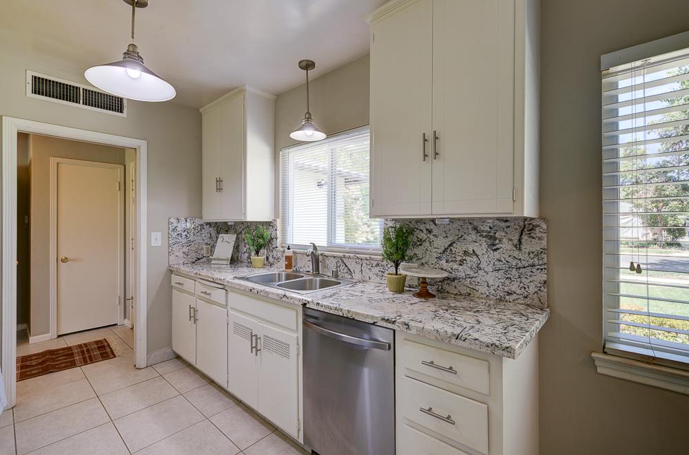 116 E Cortland Ave, Fresno, CA 93704