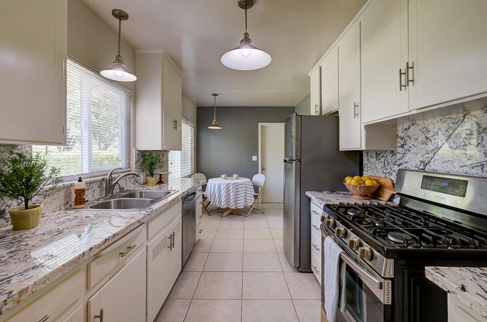 116 E Cortland Ave, Fresno, CA 93704