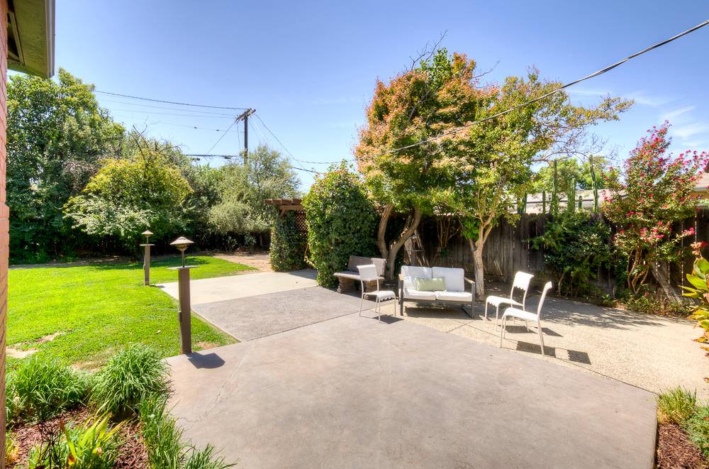 116 E Cortland Ave, Fresno, CA 93704