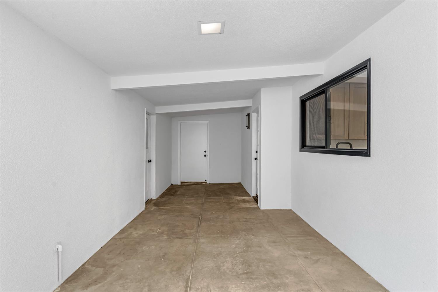 2571 W Magill Ave, Fresno, CA 93711