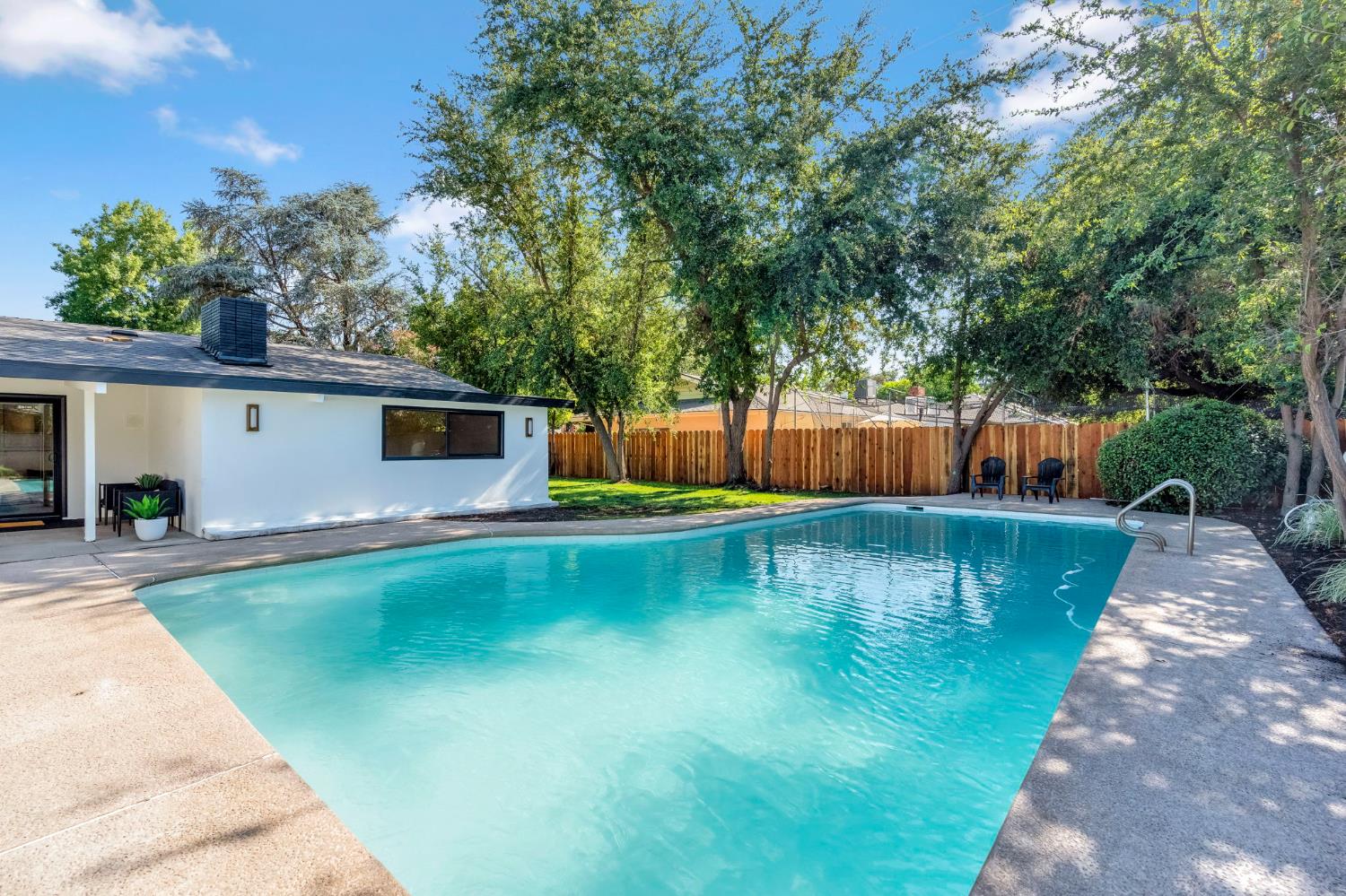 2571 W Magill Ave, Fresno, CA 93711