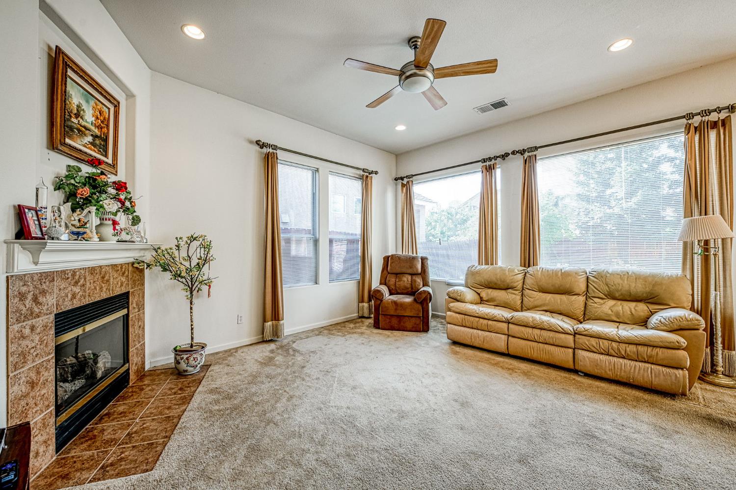 2890 Mesa Ave, Clovis, CA 93611