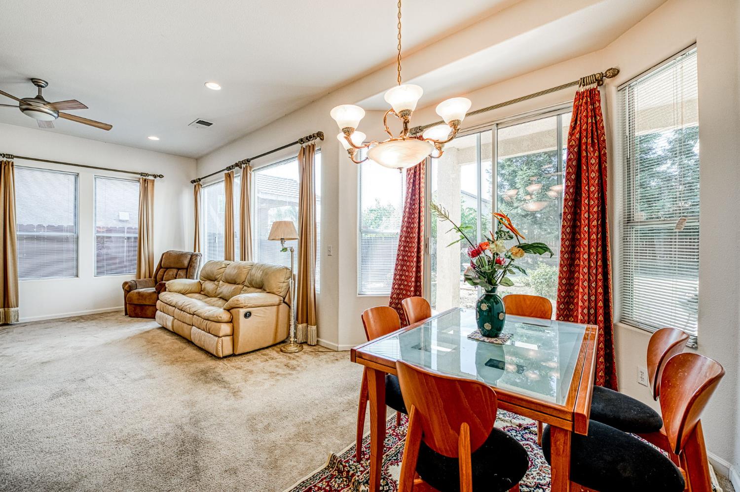 2890 Mesa Ave, Clovis, CA 93611