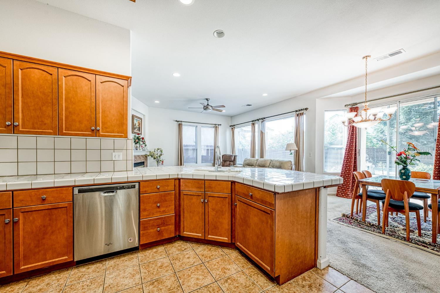 2890 Mesa Ave, Clovis, CA 93611