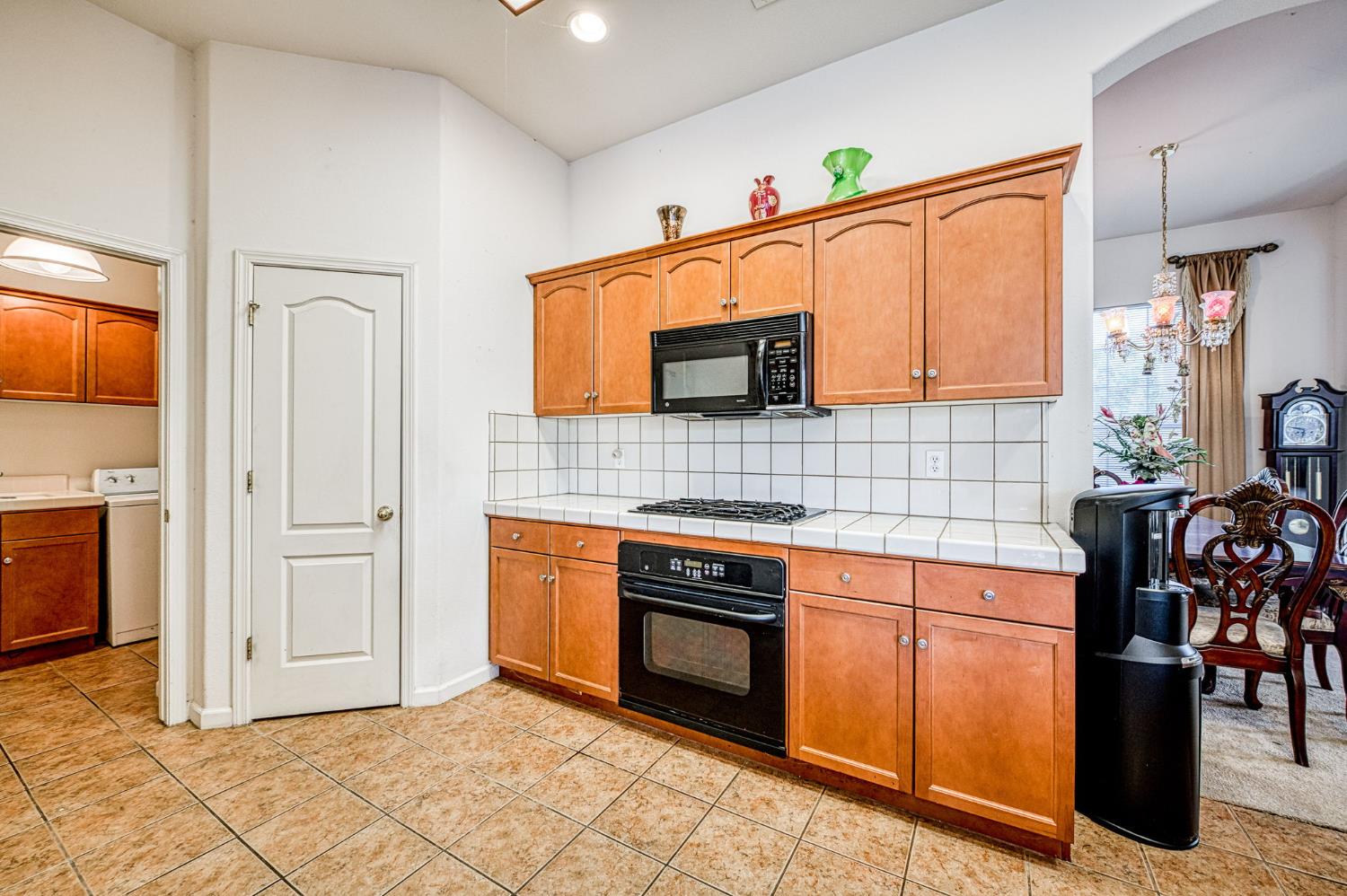 2890 Mesa Ave, Clovis, CA 93611