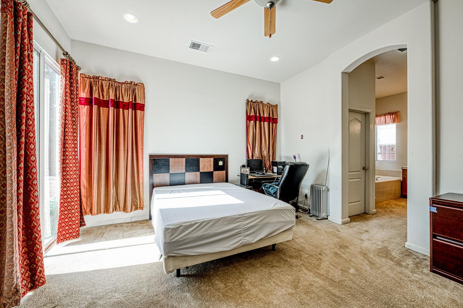 2890 Mesa Ave, Clovis, CA 93611