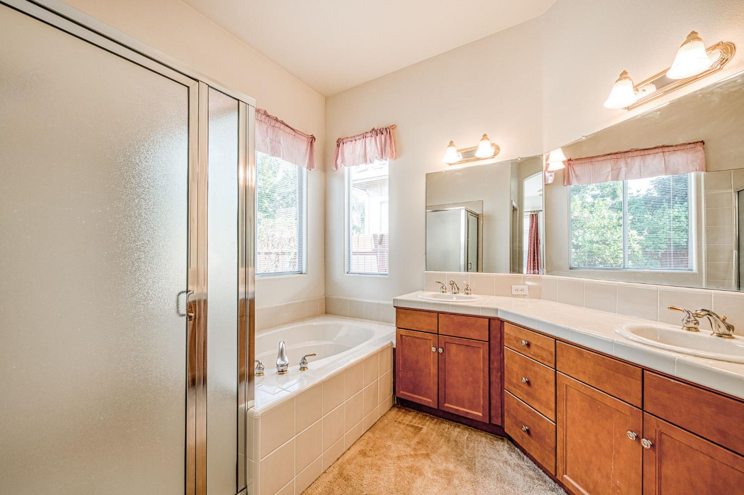 2890 Mesa Ave, Clovis, CA 93611