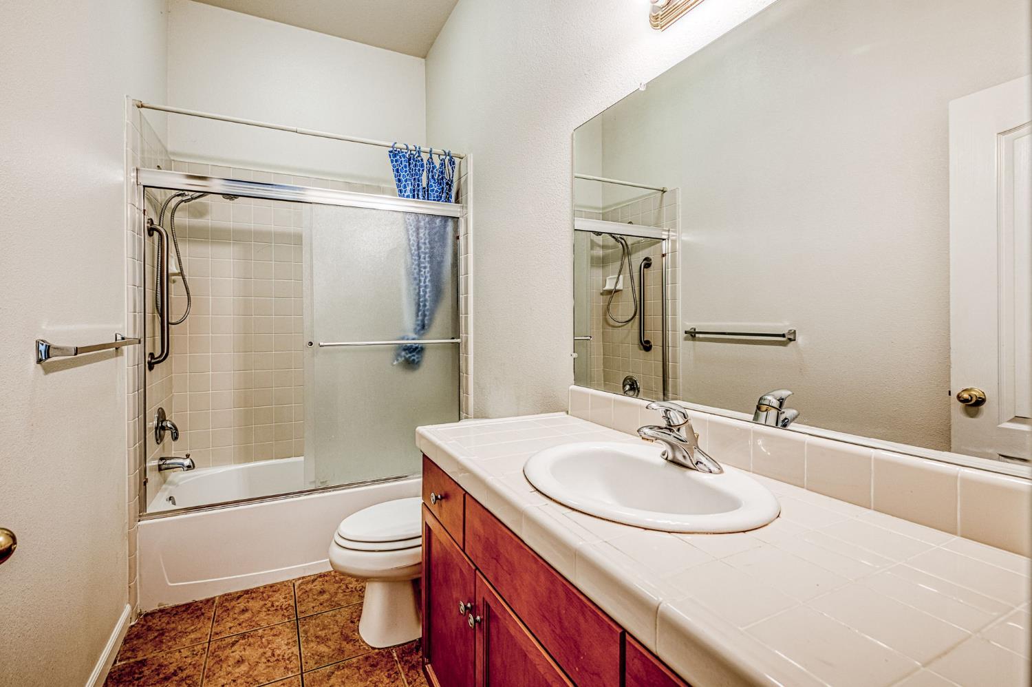 2890 Mesa Ave, Clovis, CA 93611