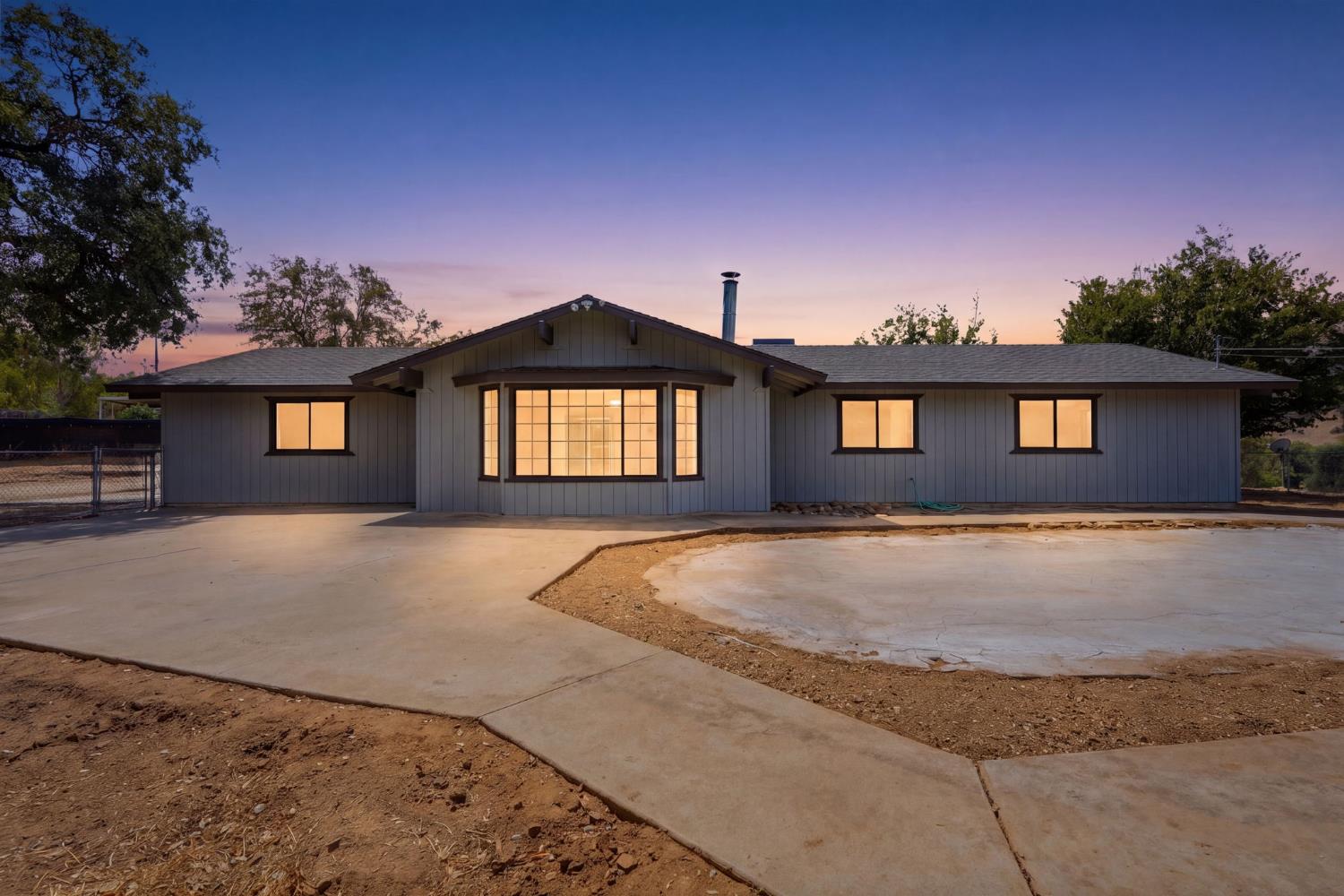 37307 Mistletoe Rd, Yokuts Valley, CA 93675