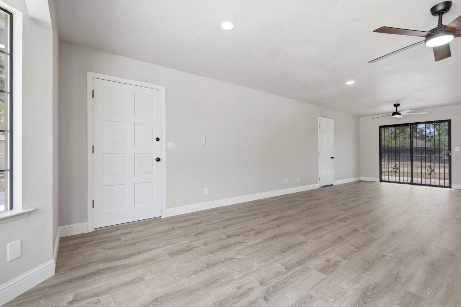 37307 Mistletoe Rd, Yokuts Valley, CA 93675