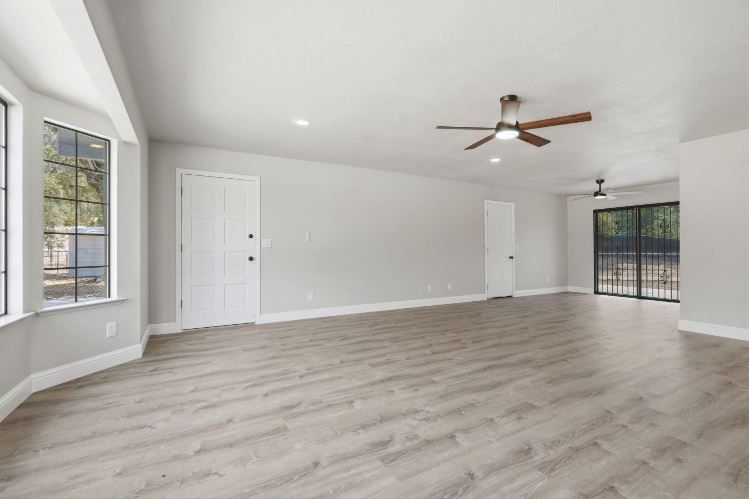 37307 Mistletoe Rd, Yokuts Valley, CA 93675
