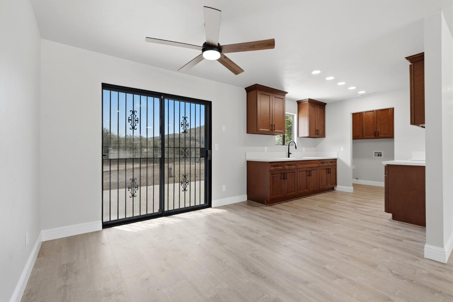 37307 Mistletoe Rd, Yokuts Valley, CA 93675