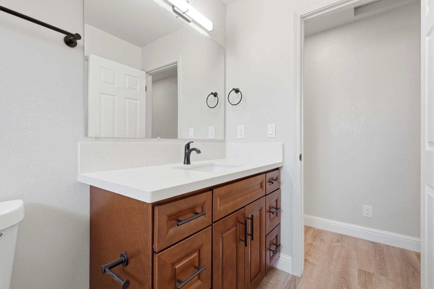37307 Mistletoe Rd, Yokuts Valley, CA 93675