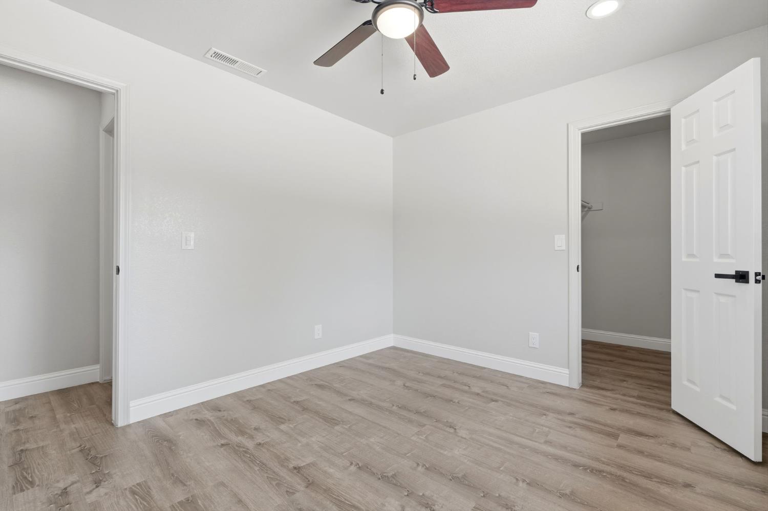 37307 Mistletoe Rd, Yokuts Valley, CA 93675
