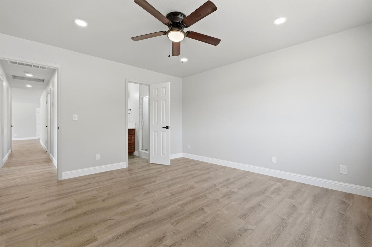 37307 Mistletoe Rd, Yokuts Valley, CA 93675
