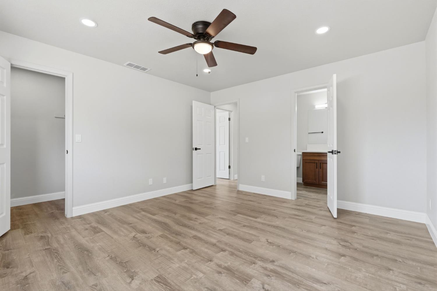 37307 Mistletoe Rd, Yokuts Valley, CA 93675