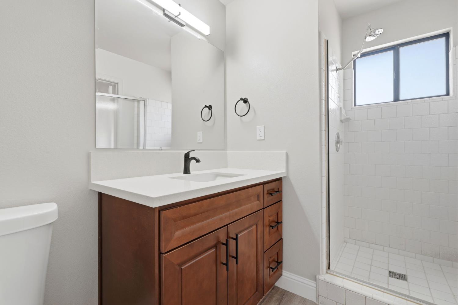 37307 Mistletoe Rd, Yokuts Valley, CA 93675