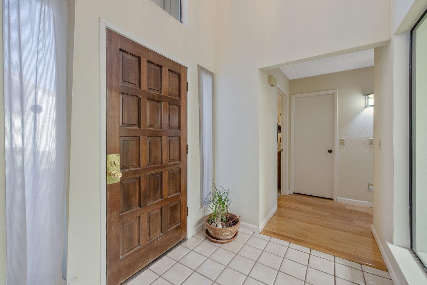 1948 Cougar Ln, Clovis, CA 93611