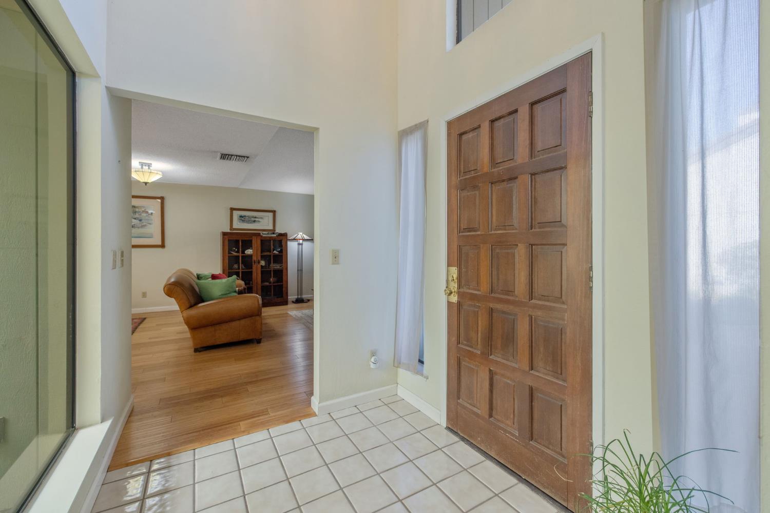 1948 Cougar Ln, Clovis, CA 93611