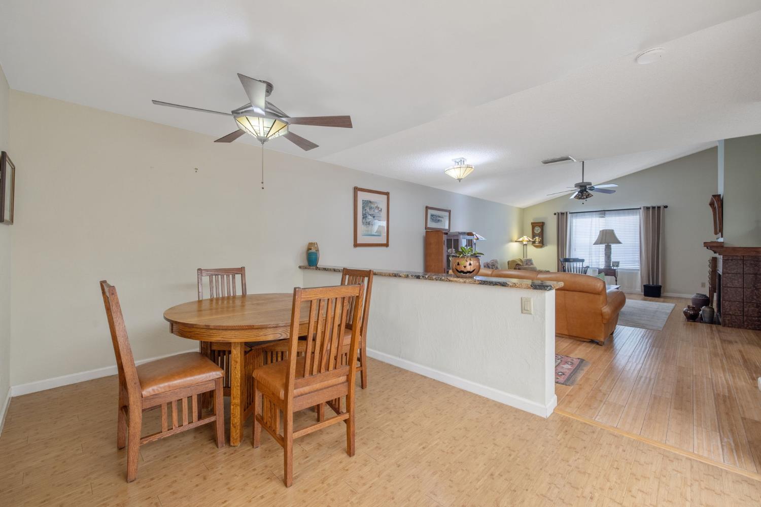 1948 Cougar Ln, Clovis, CA 93611