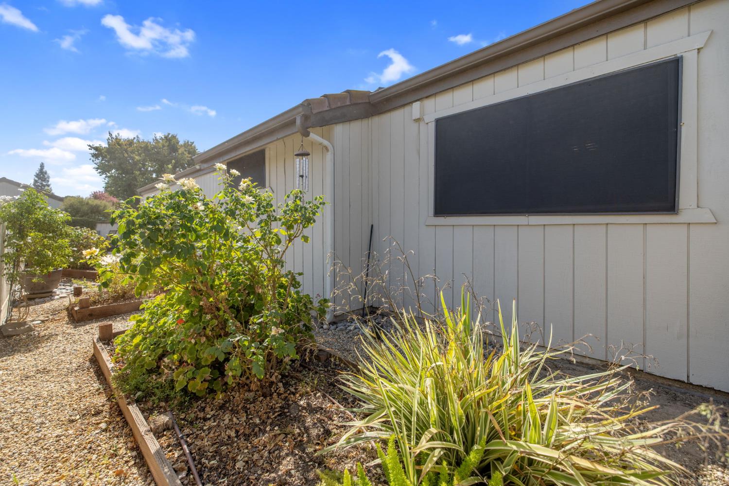 1948 Cougar Ln, Clovis, CA 93611
