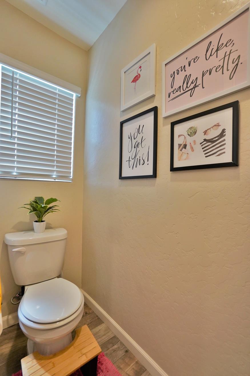 2323 Vineyard Ct, Hanford, CA 93230