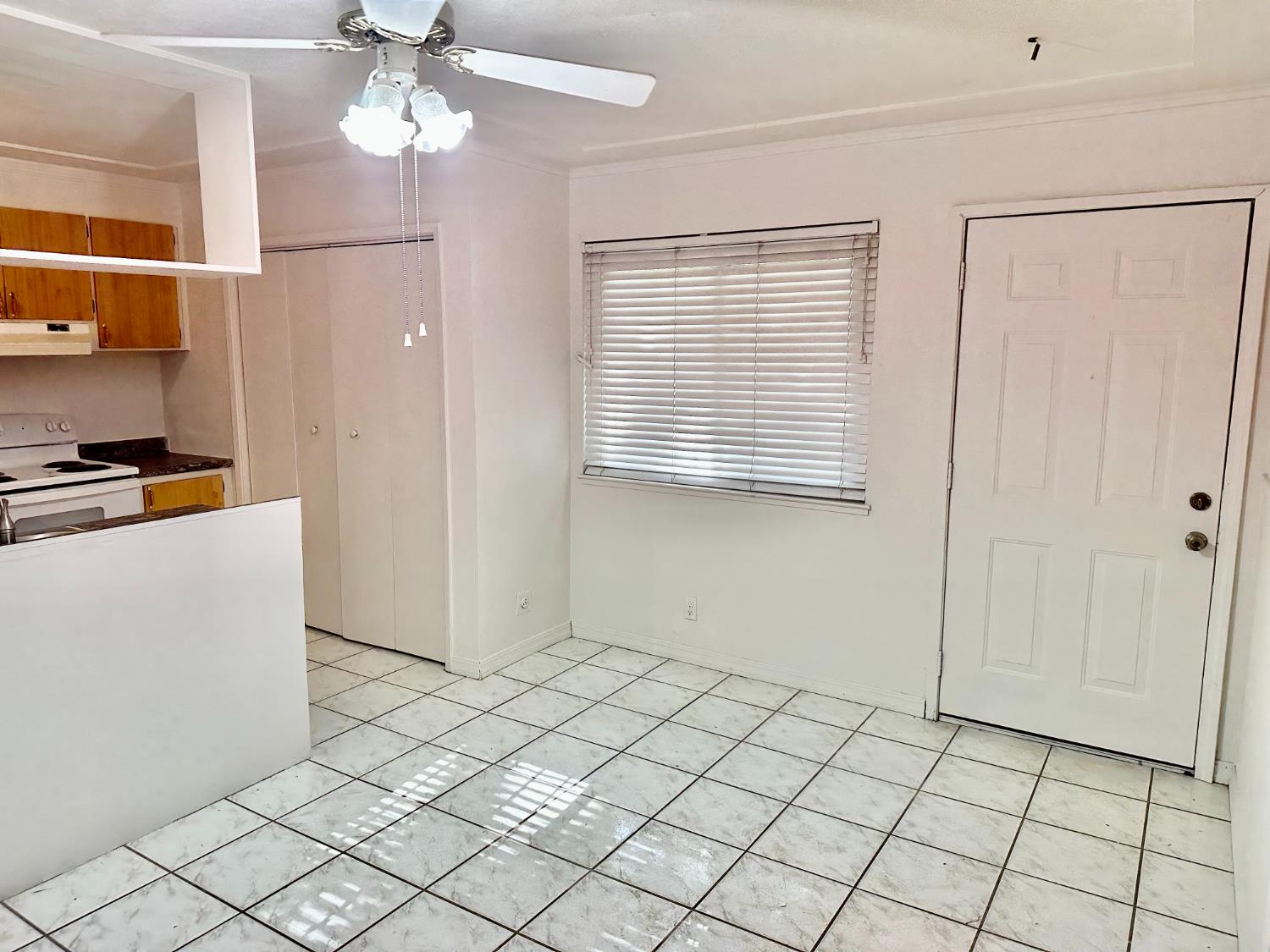 4918 N Holt Ave #102, Fresno, CA 93705