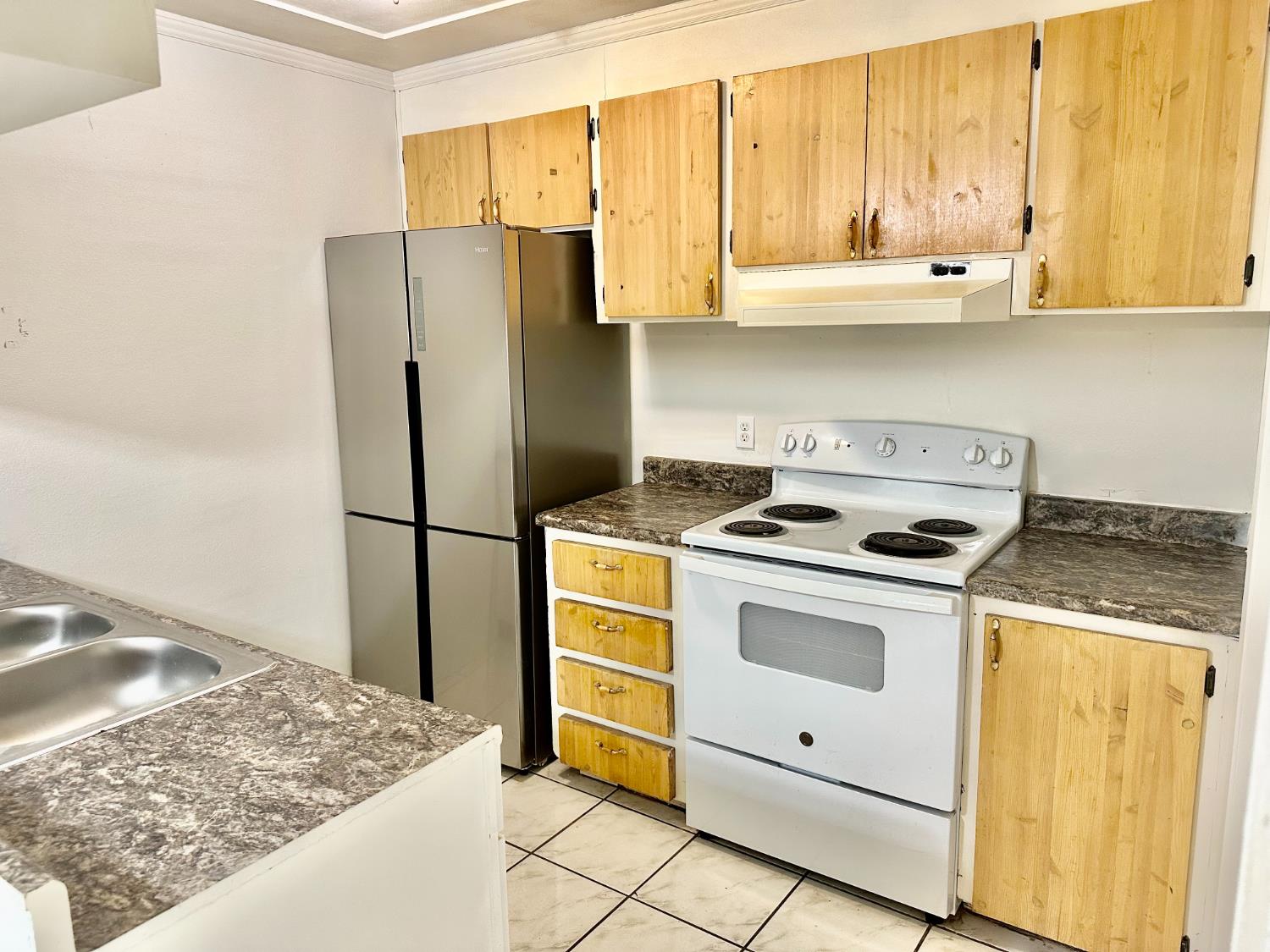 4918 N Holt Ave #102, Fresno, CA 93705