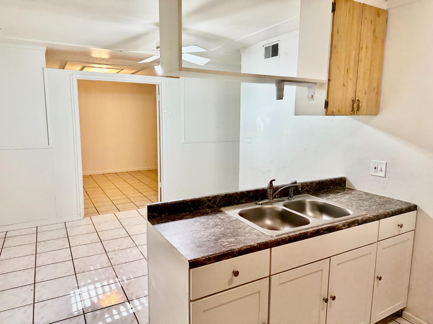 4918 N Holt Ave #102, Fresno, CA 93705