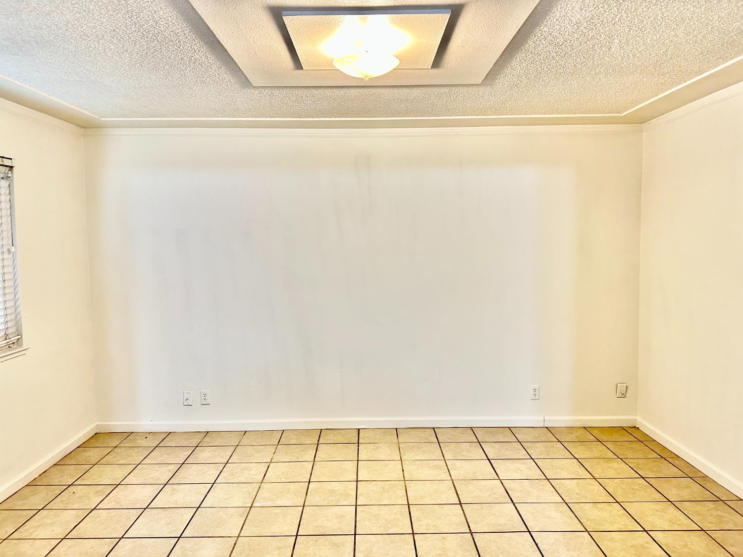 4918 N Holt Ave #102, Fresno, CA 93705